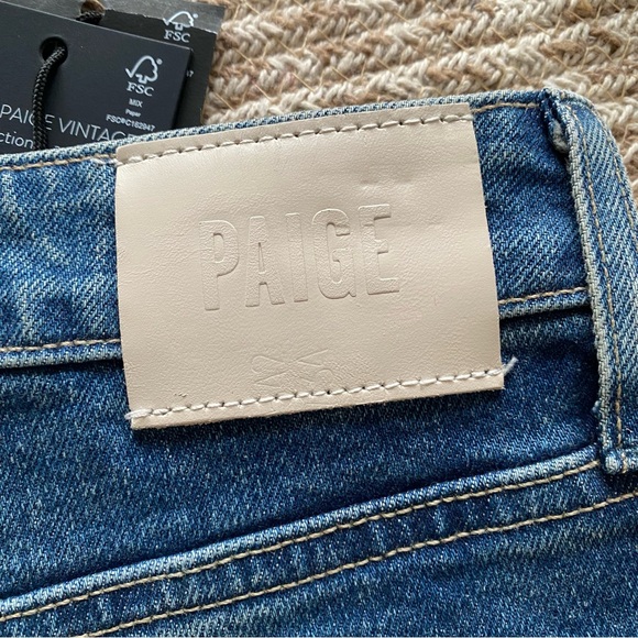 PAIGE Alexis Covered ButtonFly LoveJoy Distressed Jeans! 👖 - Picture 15 of 16